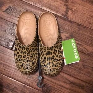 Ladies crocs size 6 new